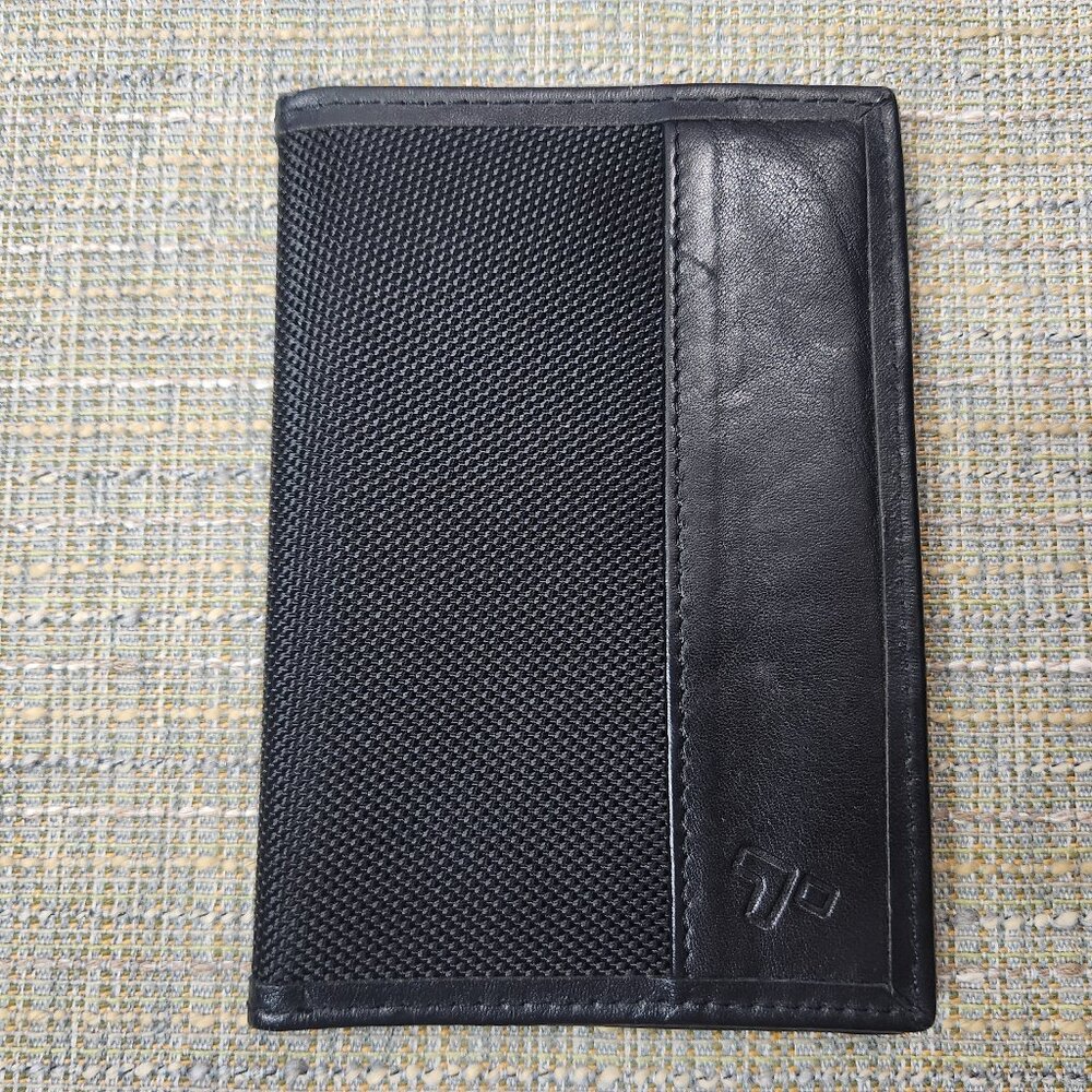 Travelon Mens Black Bifold Genuine Leather Wallet RFID Blocking Nylon